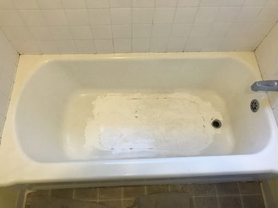 Bathtub refinishing and tile resurfacing before - NuFinishPro